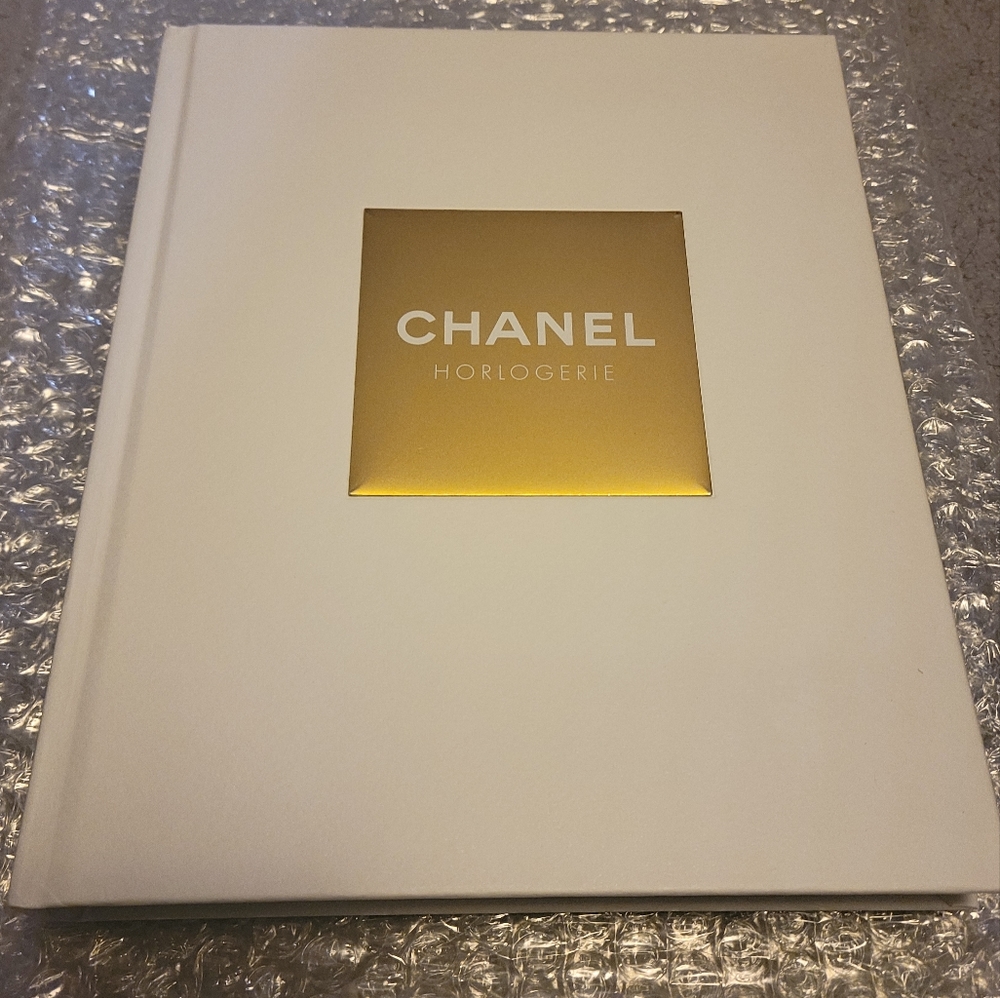 Chanel official watch product horlogerie gallery book hardcover colored pages